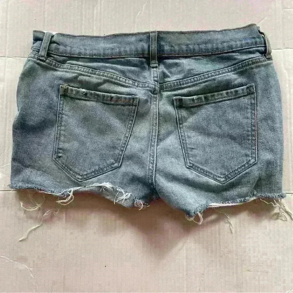 Old Navy Blue Denim Jean Shorts High Rise Boyfriend Distress Size 4 Frayhem - Picture 2 of 2